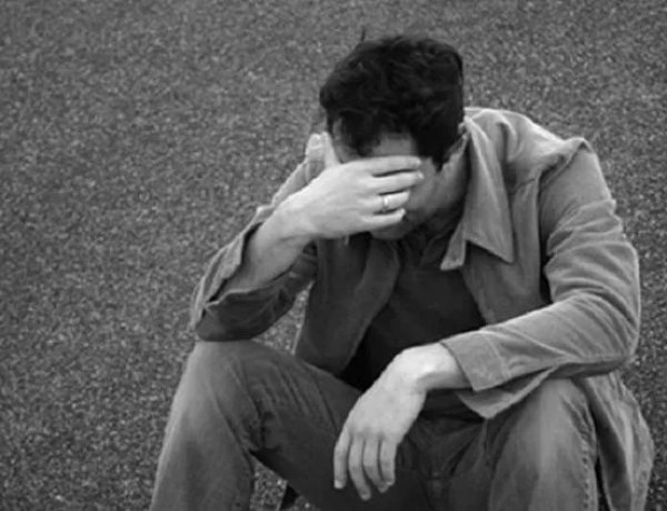 Gidene mi Yoksa Kalana mı Zor? Okuduğunuzda Yüreğinizi Paramparça Edecek 7 İntihar Notu